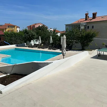 Apartment Residenz Benni 3 Mit Beheiztem Grossem Pool Medulin