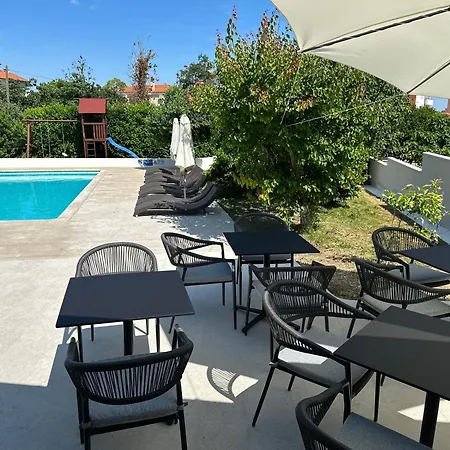 Residenz Benni 3 Mit Beheiztem Grossem Pool *