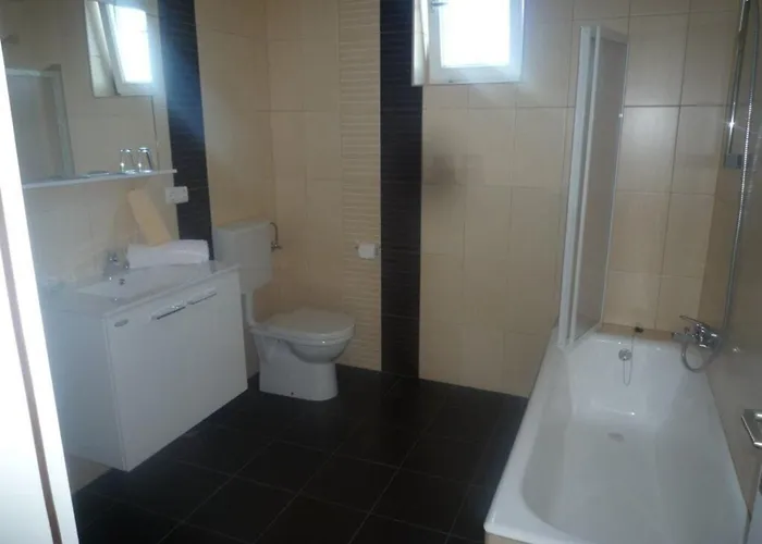 Residenz Benni 3 Mit Beheiztem Grossem Pool Διαμέρισμα Μεντουλίν