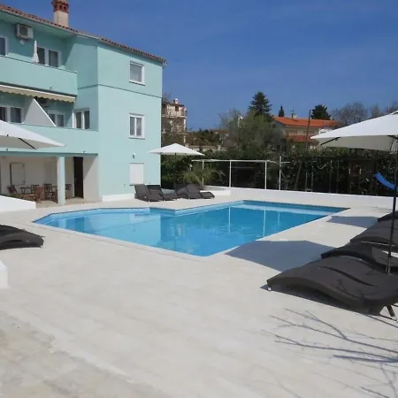 Apartment Residenz Benni 3 Mit Beheiztem Grossem Pool Medulin