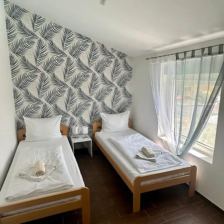 Appartamento Residenz Benni 3 Mit Beheiztem Grossem Pool